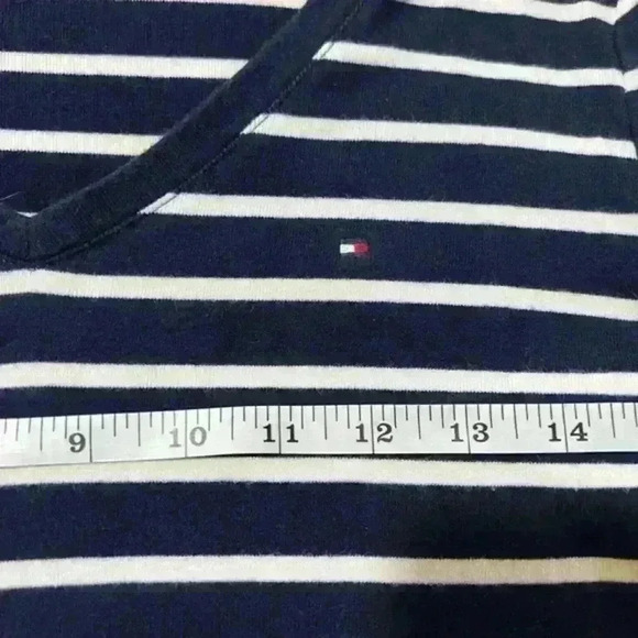 Tommy‎ Hilfiger V-Neck Striped Long Sleeves Shirt - Size Medium - Picture 3 of 6